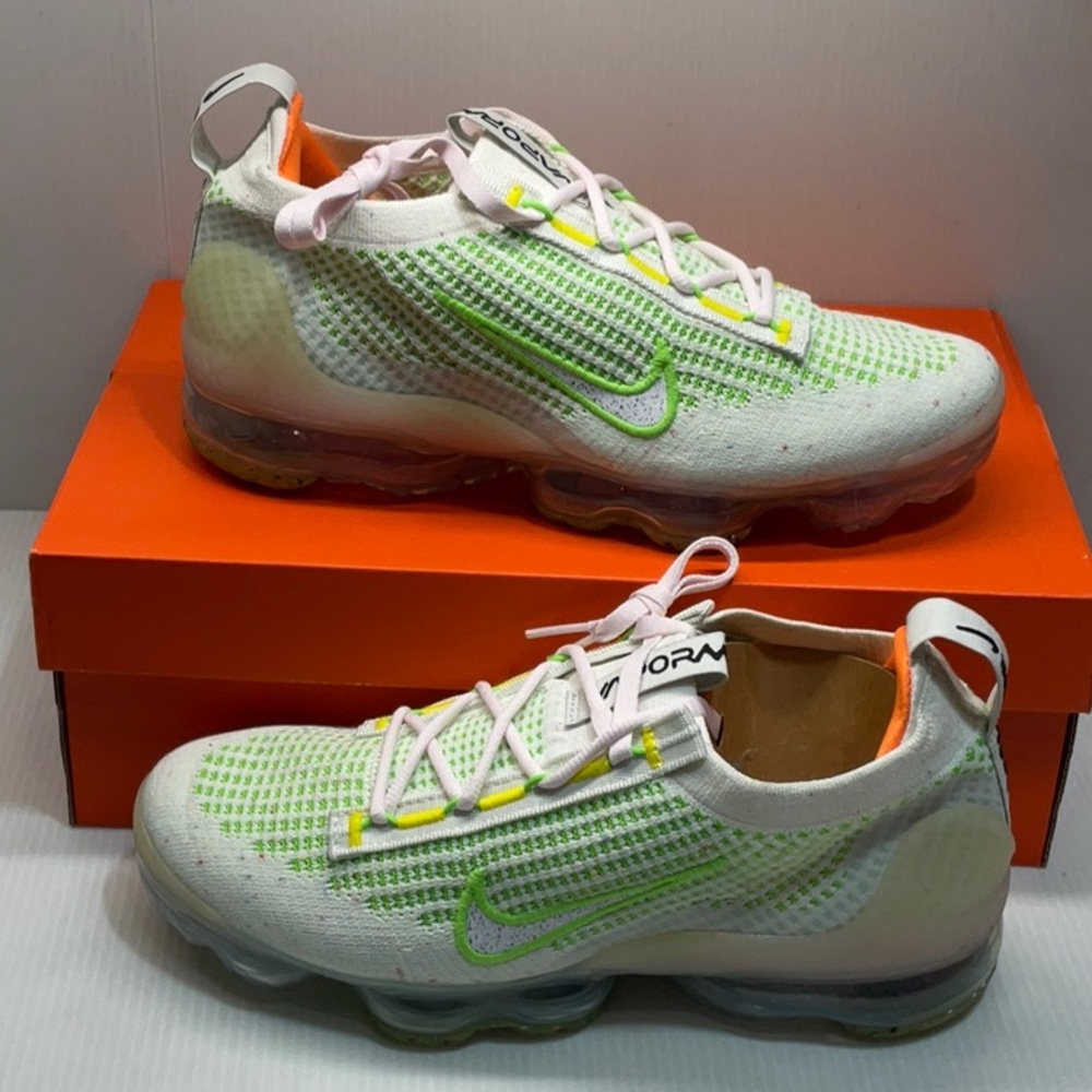 Woman air vapormax 2021 flyknit size 8.5 new